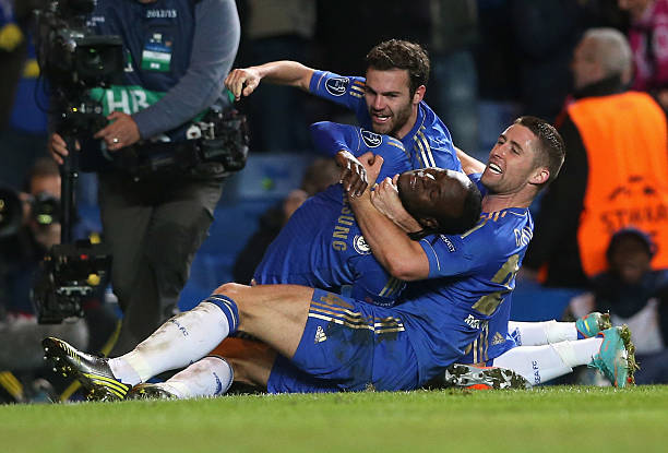 通过坚定的 通过坚定的