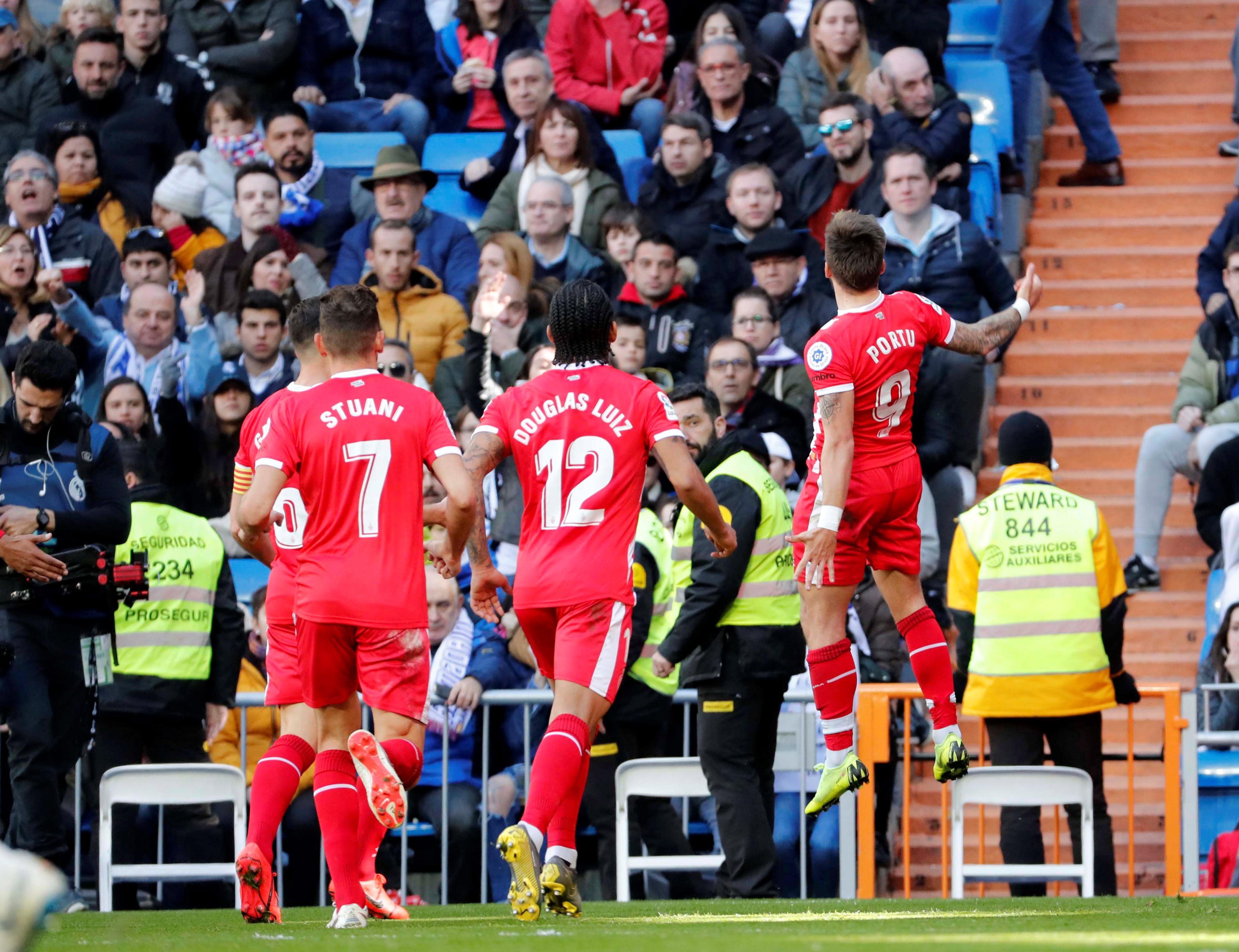 替补席面露 替补席面露